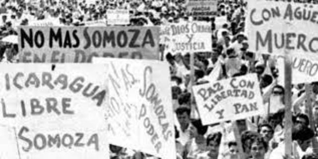 Rompe vinculos con la dictadura somocista