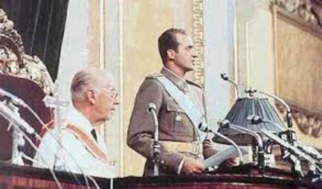 Juan Carlos de Borbón es nombrado sucesor de Franco