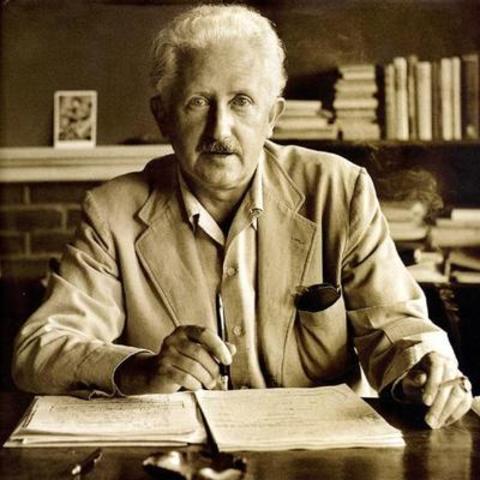 Erik Erikson conoce a su esposa Joan Erikson.