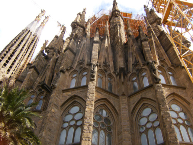 Construcción de la fachada del ábside