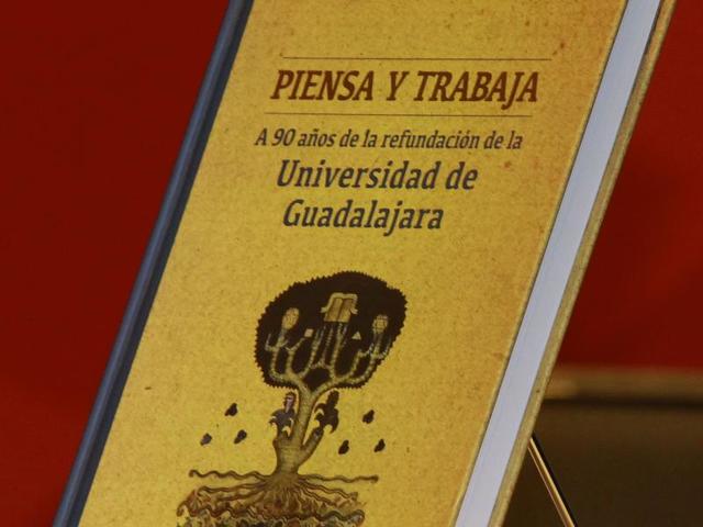 Se eligió el lema de la Universidad: “PIENSA Y TRABAJA”