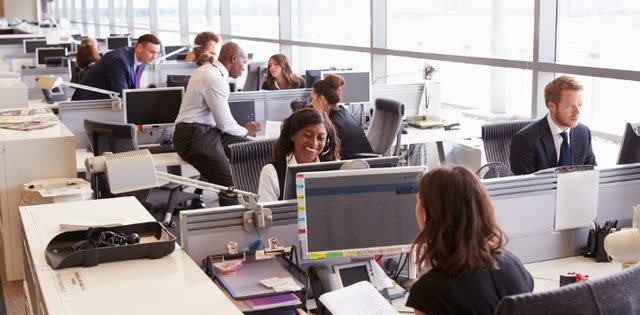 COMO UTILIZAN LA TECNOLOGIA