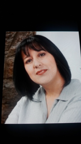 Comienza su actividad literaria