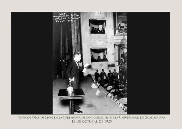 refundación de la Universidad de Guadalajara "Piensa y Trabaja"