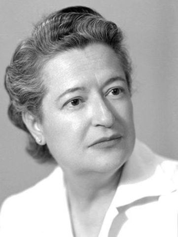 Carmen Conde publica su primer trabajo en un diario de la ciudad