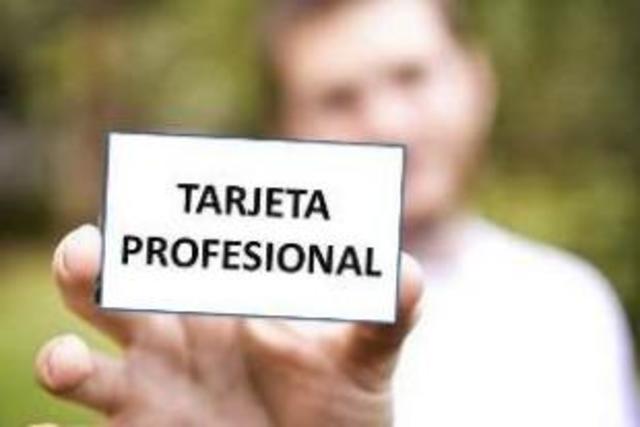 otorgan la tarjeta profesional