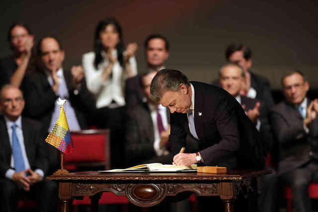 Firma de los acuerdos para la terminación del conflicto y la construcción de una paz estable y duradera