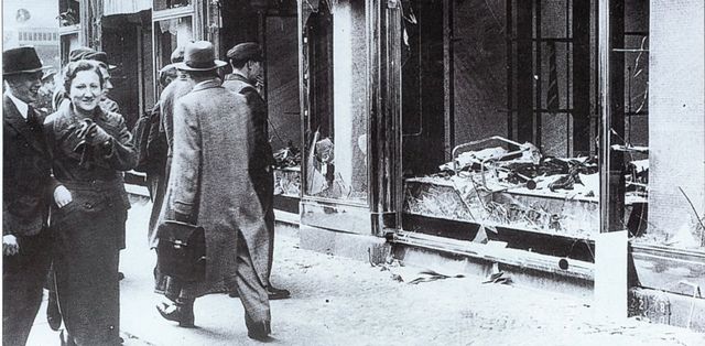 KRISTALLNACHT: LA NOCHE DE LOS CRISTALES ROTOS
