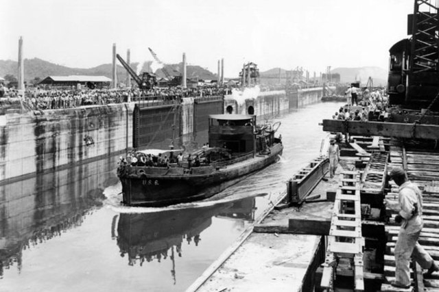 Inauguración del Canal de Panamá.