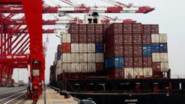 Embarque de la mercancía y salida.