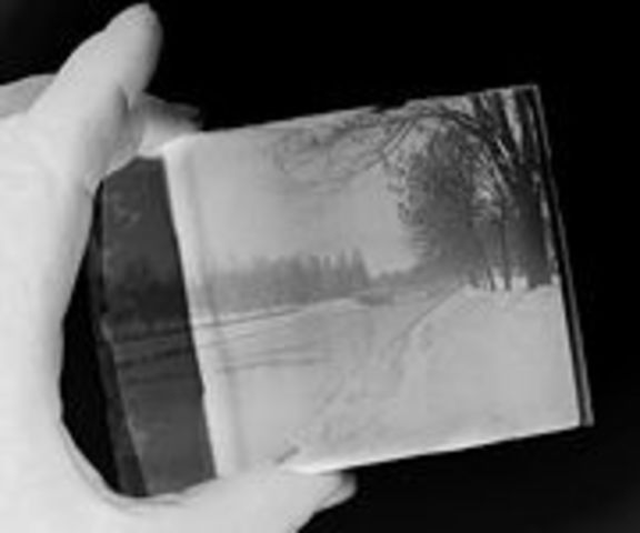 PRIMERA PLACA FOTOGRAFICA