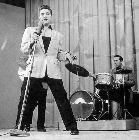 Elvis performs "Hound Dog" live on TV