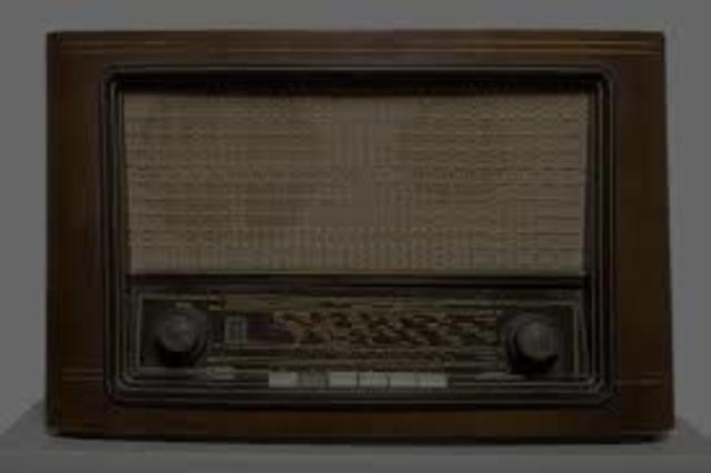 Criação de escolas radiofônicas