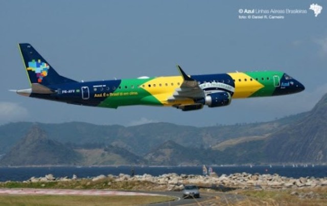 The bribe on the plane