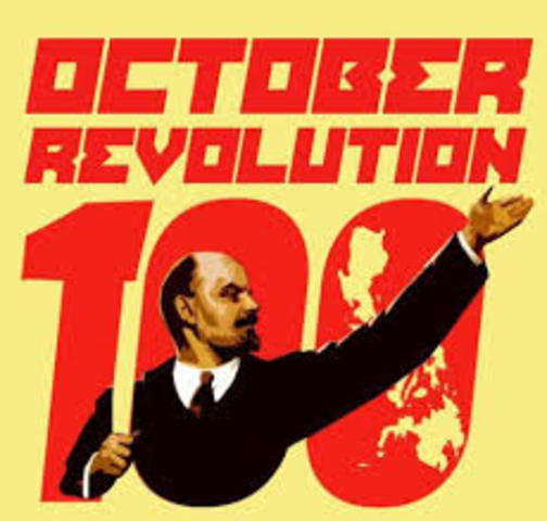 The October Revolution - the Bolsheviks take over Petrograd