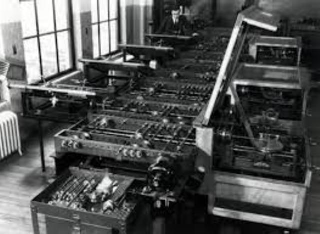 Máquina de resolver ecuaciones diferenciales de Vannevar Bush