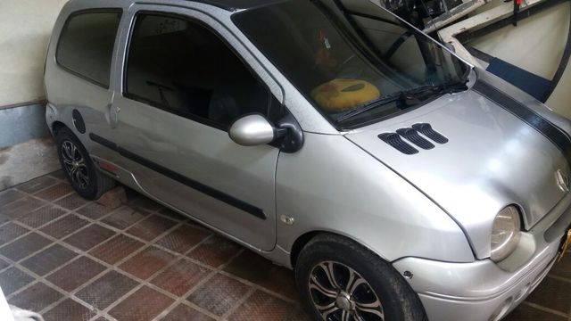 automóvil de fabrica