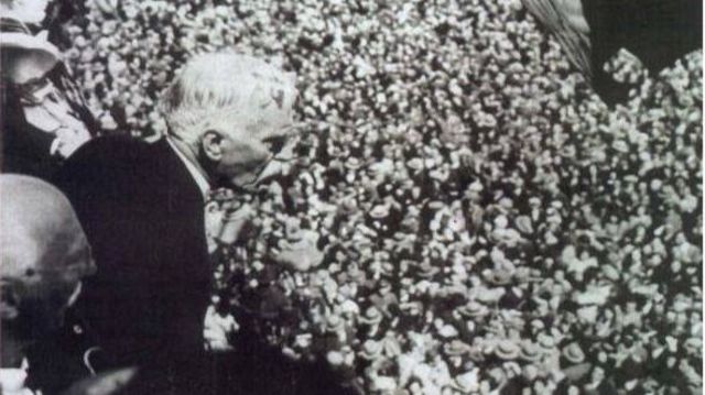 Marcià proclama la República catalana