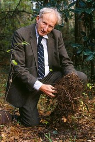 Howard T. Odum (1950). Ecologista Norteamericano que realizó importantes aportes a la ecología.