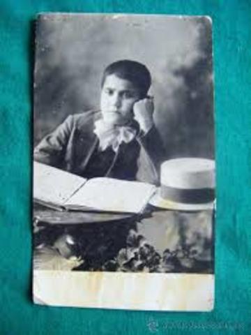 Jacque Lacan es enviado al colegio Stanislas (burgues-católico)