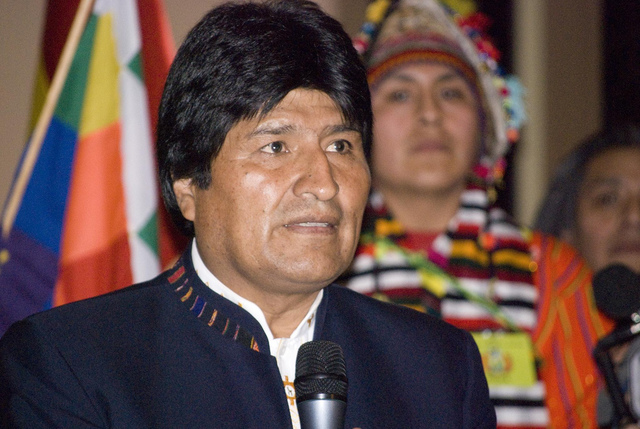 Evo Morales accede a la presidencia de la República.