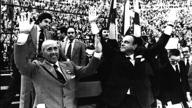 Legalización de todos los partidos políticos.