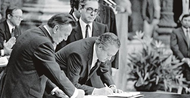 Portugal torna-se membro da CEE