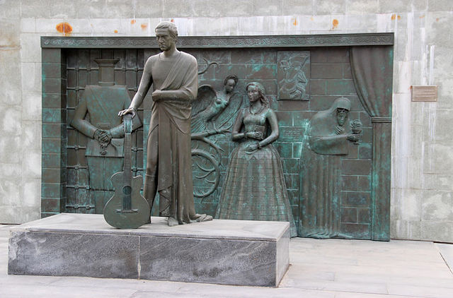 Памятник Высоцкому