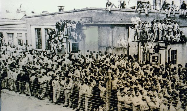 Condenó los campos de exterminios