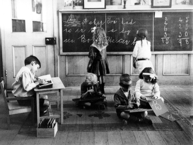 Educación tradicionalista