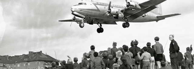 BLOQUEO TERRESTRE DE BERLIN