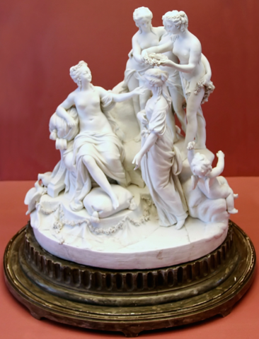 Venus Coronando a la Belleza