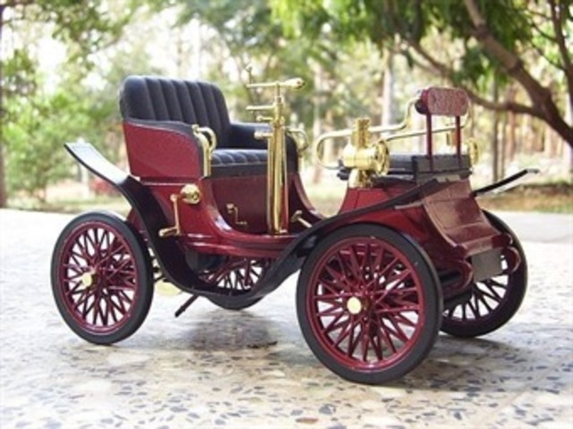 EL PRIMER CARRO