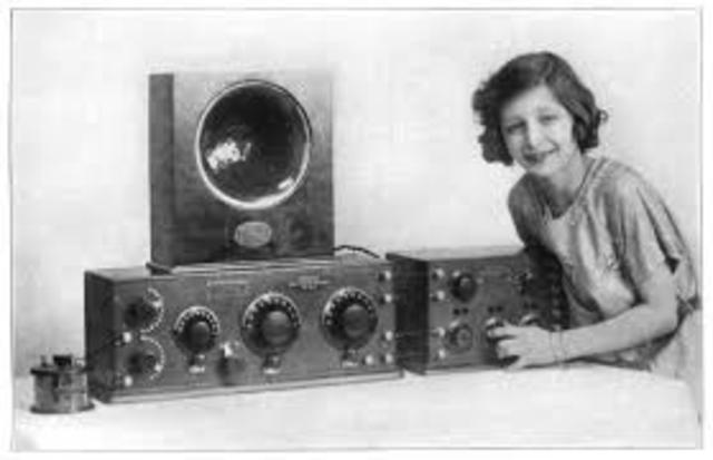 Inicio dos programas escolares pelo rádio(1935)