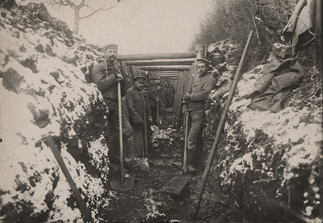 IN FIRST BATTLE OF YPRES, ENTRENCHED ALLIES FIGHT OFF GERMAN ASSAULT