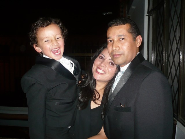 FELIZ CON MI FAMILIA EN LOS 15 AÑOS DE MI PRIMA