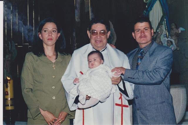 ¿Quiénes son tus padres? ¿A qué se dedican? ¿Aun viven?