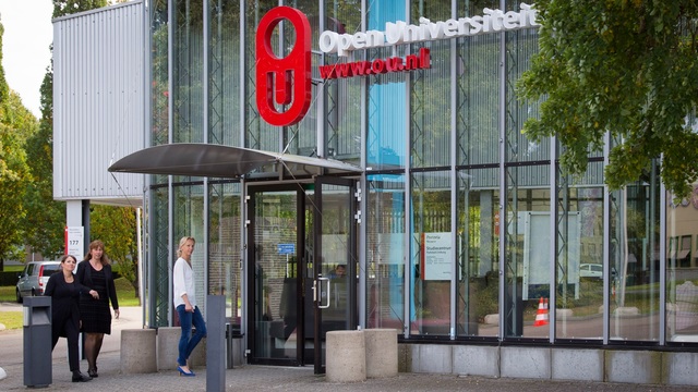 1984 - Universidade aberta na Holanda