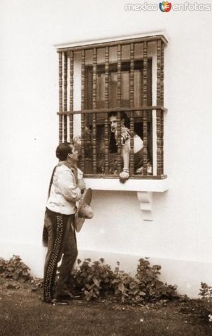 Conoce a su esposo y se casa (17 años)