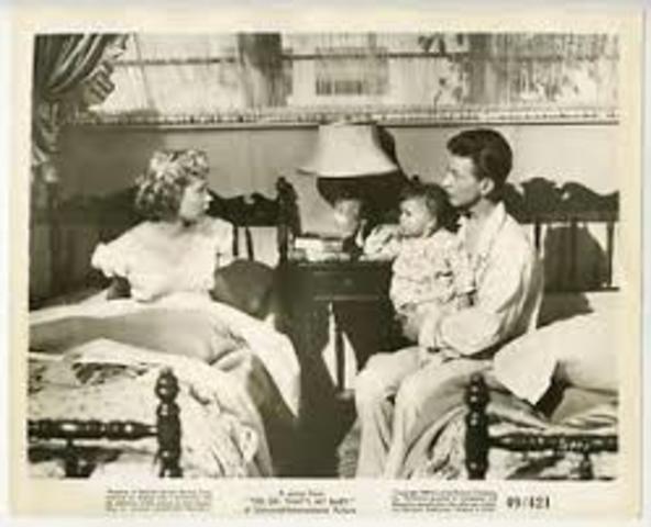 Tiene a su primer hijo (19 años)