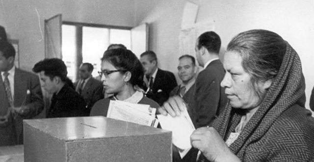 Se permite el voto a la mujer Art. 115.