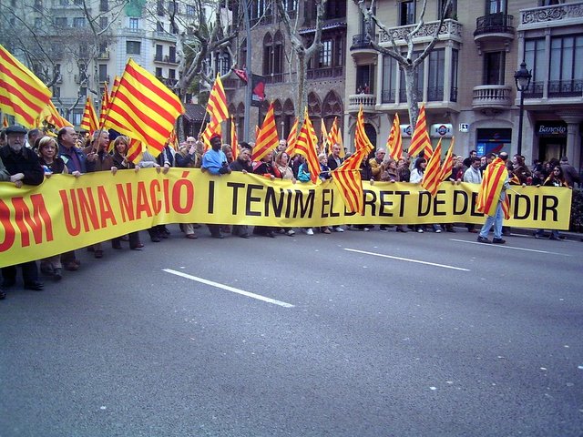 MANIFESTACIÓ: "SOM UNA NACIÓ I TENIM EL DRET A DECIDIR"