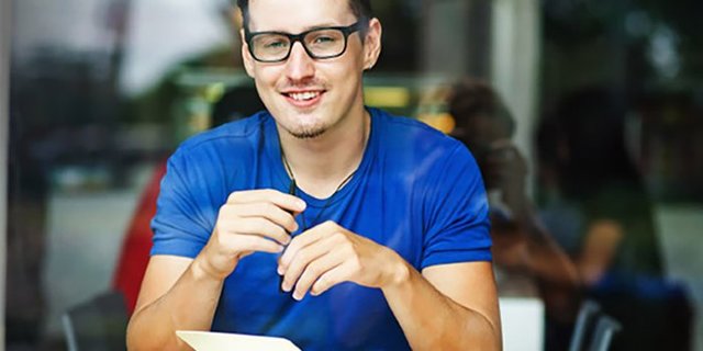 GRANDES EMPRENDEDORES DEL INTERNET