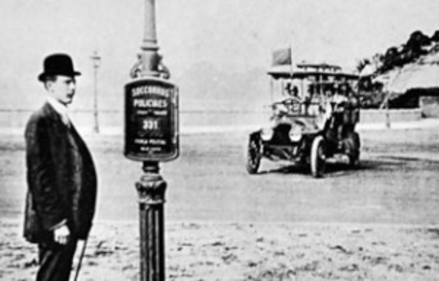 Primeiro Telefone público.