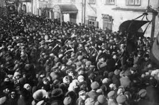 Uprising Fails in Petrograd