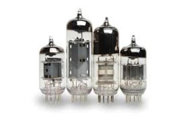 Primera generación tubos de vacío y tableros