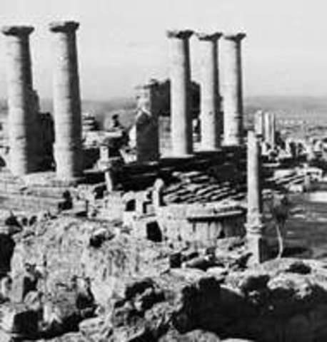 Battus makes Cyrene a colony