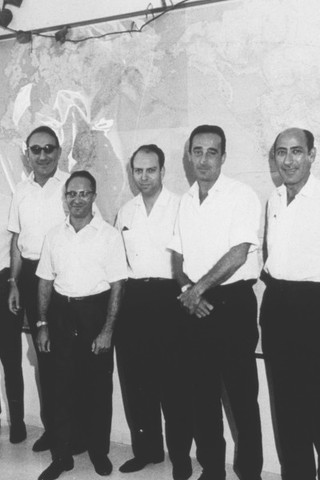 Two more people join the team to capture Eichmann