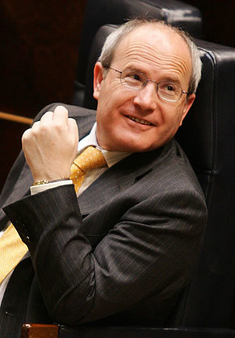 Segona retallada de l'esatut