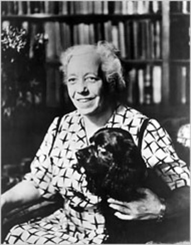 karen presento su doctorado sobre traumatismo fisico como causa de la psicosis